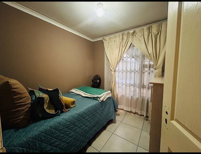 3 BEDROOM HOUSE FOR SALE IN VANDERBIJLPARK CE 4
